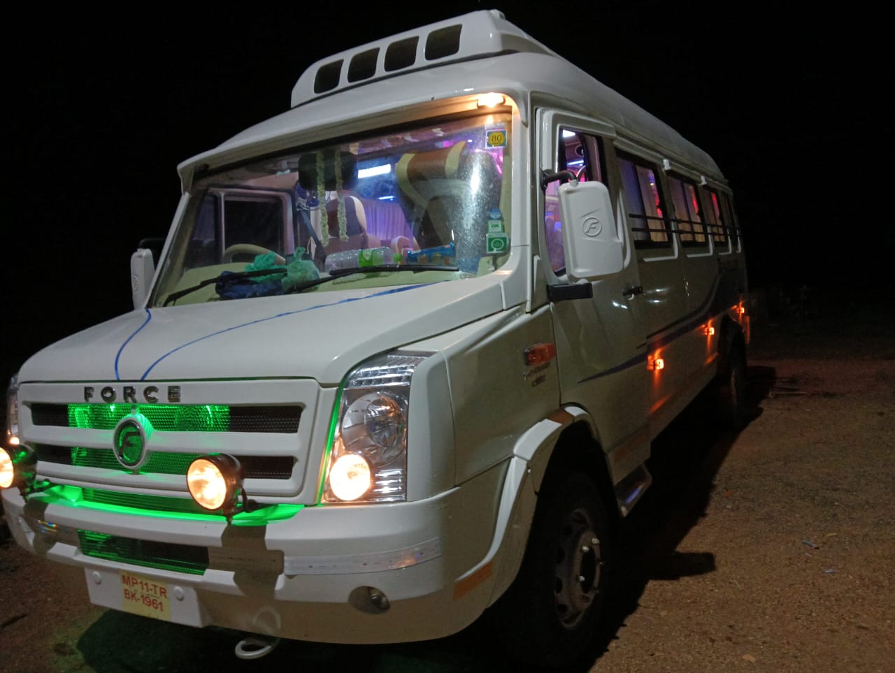 21 Seater Tempo Traveller on Rent